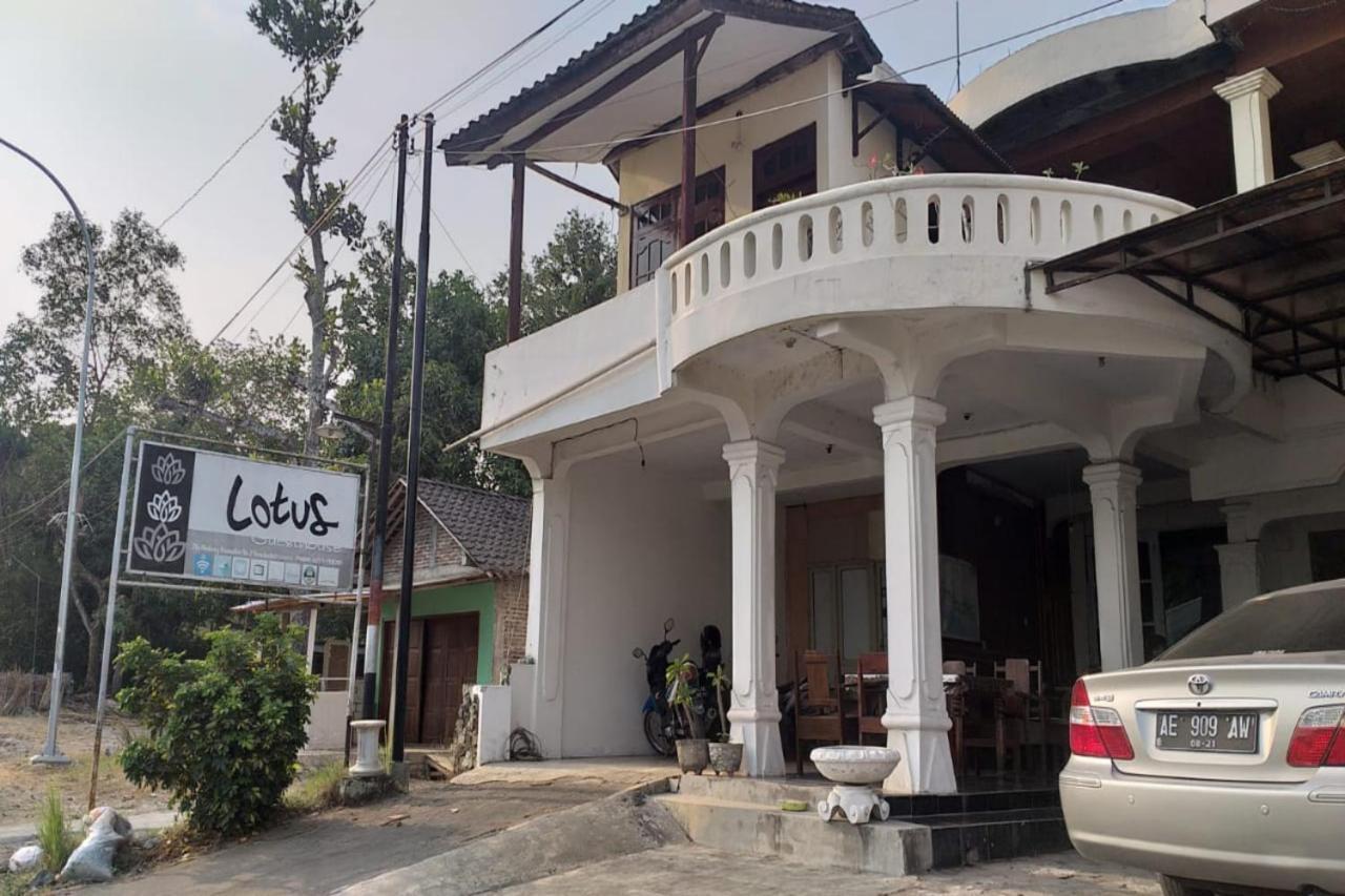 Oyo 1782 Lotus Residence Magelang Exterior foto